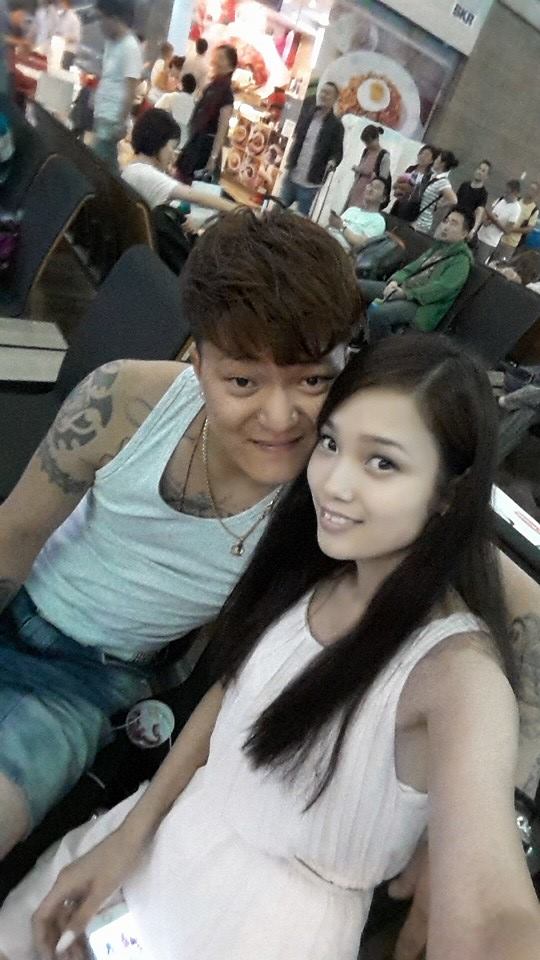 Хосууд “Орифлейм” сэтгүүлийн нүүрийг хэрхэн чимсэн бол